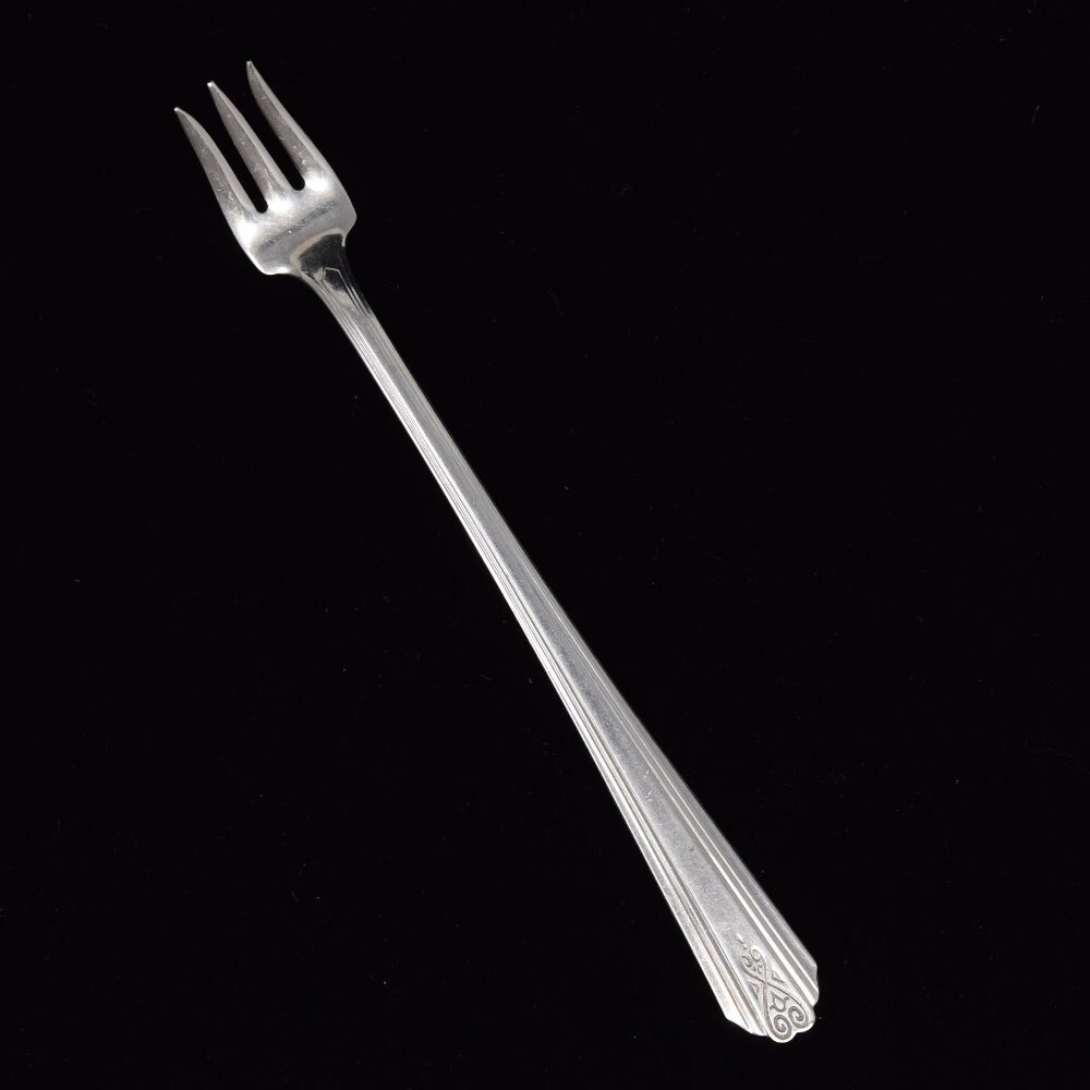 National Viceroy Plate Moderne Cocktail Seafood Fork Silverplate Fancy Heart VTG